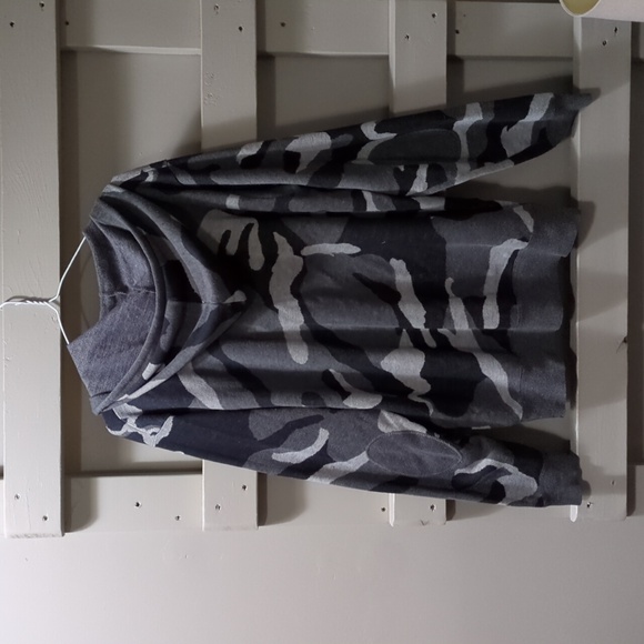 Grey Camo Rocawear Hoodie - Picture 6 of 7